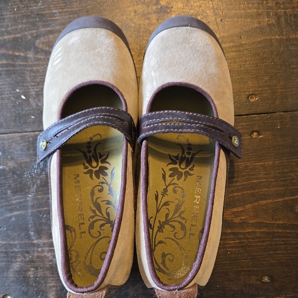 Merrell Women's Tan and Brown Flats